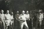 Tuong_De_Castries_cung_toan_bo_ban_tham_muu_ra_hang.jpg