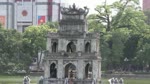 Nam_thanh_nien_nhay_xuong_Ho_Guom_boi_ra_Thap_Rua_co_thu.flv